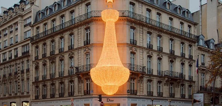 Shopping de Noël avenue Montaigne : la magie opère !